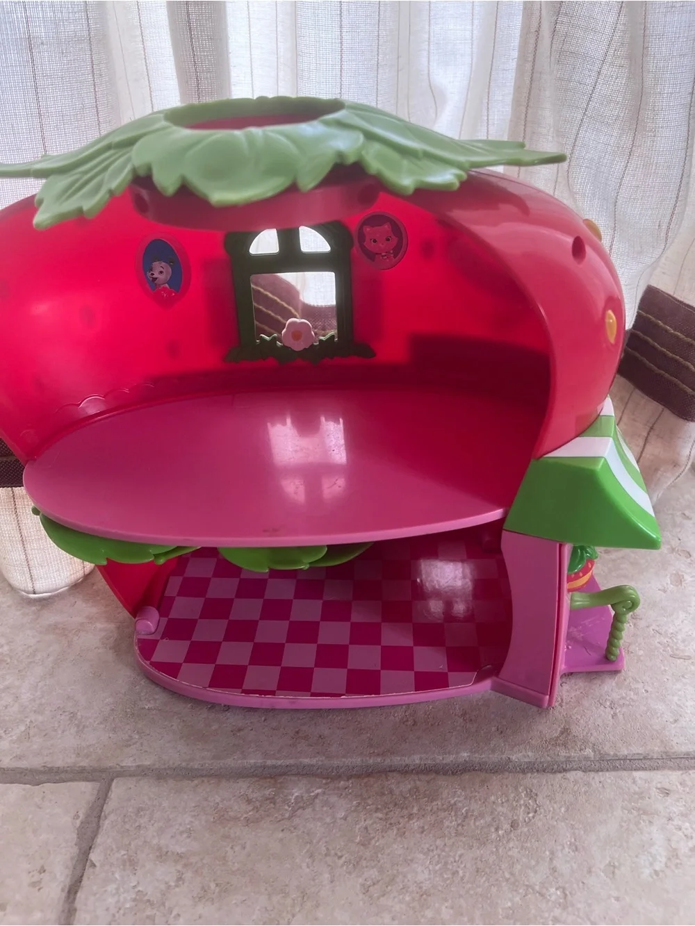 Strawberry Shortcake Whirly Bird Berry Cafe House Hasbro 2008 as is
